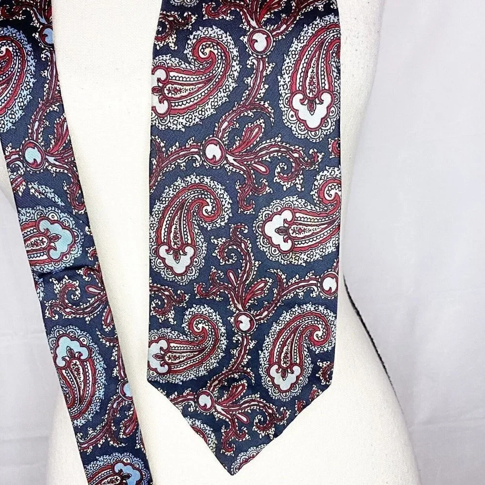Vintage Christian Dior Paisley Tie Paris New York Pure 100% Silk 54”X 4”